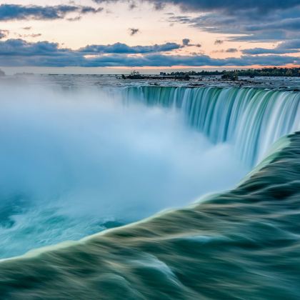 加拿大多伦多尼亚加拉瀑布+湖滨小镇+城市游轮包车【中文司机】 加拿大多伦多尼亚加拉瀑布+湖滨小镇+城市游轮包车【中文司机】