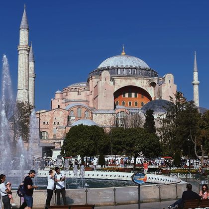 土耳其伊斯坦布尔蓝色清真寺+圣索菲亚大教堂+地下水宫+博斯普鲁斯海峡一日游