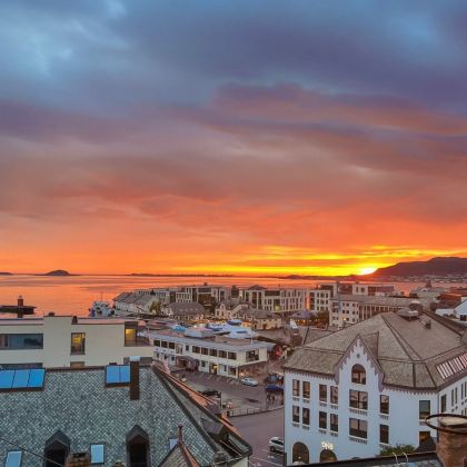 挪威奥勒松+海洋公园+比拉蓬观景台|峡湾与山峦间的超美小镇 挪威奥勒松+海洋公园+比拉蓬观景台|峡湾与山峦间的超美小镇