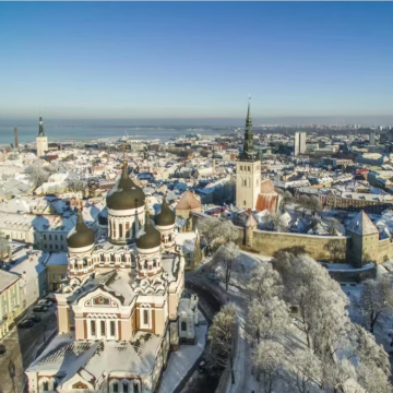 爱沙塔林市政厅+托姆比亚山观景台 +卡德里奥花园+塔林电视塔 爱沙塔林市政厅+托姆比亚山观景台 +卡德里奥花园+塔林电视塔