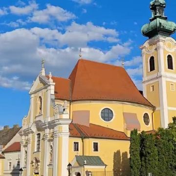 匈牙利布达佩斯+杰尔+潘诺恩哈尔姆千年修道院包车一日游 匈牙利布达佩斯+杰尔+潘诺恩哈尔姆千年修道院包车一日游