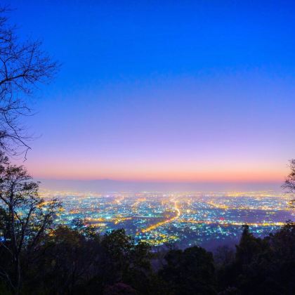 清迈素贴山+乌孟寺半日游 清迈素贴山+乌孟寺半日游