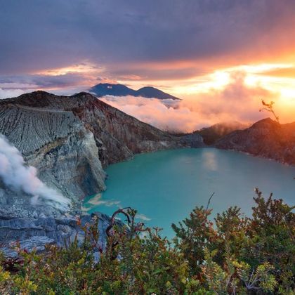 印度尼西亚日惹布罗莫火山+伊真火山+赛武千层瀑布四日游