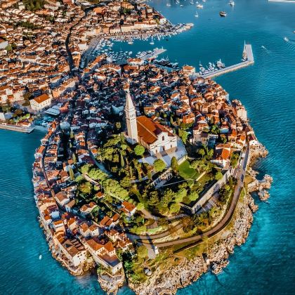 萨格勒布包车游-普利特维彩湖群国家公园-拉斯托克村 萨格勒布包车游-普利特维彩湖群国家公园-拉斯托克村