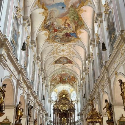 德国慕尼黑市区-慕尼黑王宫-圣母教堂-宁芬堡宫-包车-精选 德国慕尼黑市区-慕尼黑王宫-圣母教堂-宁芬堡宫-包车-精选