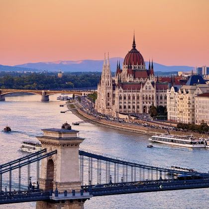 冬日限定·布达佩斯深度游/渔人堡+英雄广场+特色美食包车游 冬日限定·布达佩斯深度游/渔人堡+英雄广场+特色美食包车游