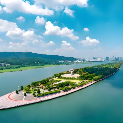 湖南博物馆+橘子洲+岳麓书院+爱晚亭【可选15人团·上门接】 湖南博物馆+橘子洲+岳麓书院+爱晚亭【可选15人团·上门接】