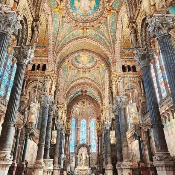 里昂:富维耶圣母院-里昂老城-里昂美术馆 包车游 里昂:富维耶圣母院-里昂老城-里昂美术馆 包车游