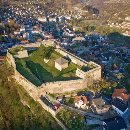 藏在欧洲的童话瀑布城,萨拉热窝周边亚伊采包车一日游 藏在欧洲的童话瀑布城,萨拉热窝周边亚伊采包车一日游