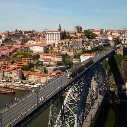 葡萄牙波尔图 (火车站)单程接送J/定制中文包车 葡萄牙波尔图 (火车站)单程接送J/定制中文包车