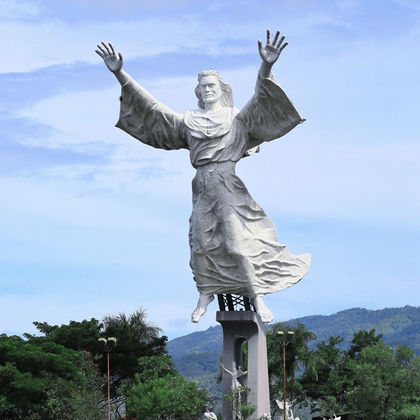 印度尼西亚美娜多耶稣飞天像一日游