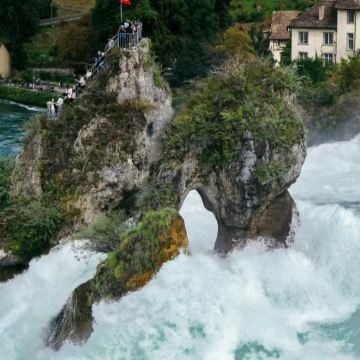 瑞士莱茵瀑布+莱茵河畔施泰因小镇苏黎世往返·英文团一日游 瑞士莱茵瀑布+莱茵河畔施泰因小镇苏黎世往返·英文团一日游