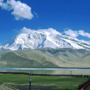 新疆喀什+帕米尔高原+喀拉库勒湖+白沙湖一日游+小团市区接送 新疆喀什+帕米尔高原+喀拉库勒湖+白沙湖一日游+小团市区接送