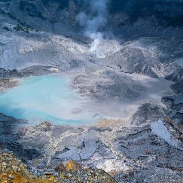 印度尼西亚雅加达往返万隆覆舟火山一日游【中文包车】 印度尼西亚雅加达往返万隆覆舟火山一日游【中文包车】