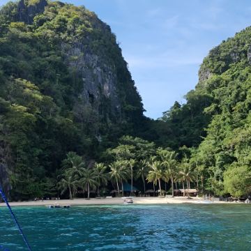 爱妮岛B线隐藏洞穴与离岛探险之旅 爱妮岛B线隐藏洞穴与离岛探险之旅