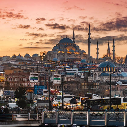 土耳其伊斯坦布尔地下水宫+蓝色清真寺+圣索菲亚大教堂+香料市场一日游