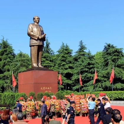 韶山毛泽东同志故居+滴水洞一日活动【15人小团+上门接送】 韶山毛泽东同志故居+滴水洞一日活动【15人小团+上门接送】