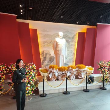 上门接送◆韶山毛泽东故居+纪念馆+滴水洞1日活动◆15人小团 上门接送◆韶山毛泽东故居+纪念馆+滴水洞1日活动◆15人小团