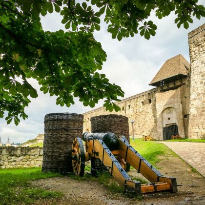 埃格尔城堡+美人谷+伊什特万广场-公牛血葡萄酒文化一日游 埃格尔城堡+美人谷+伊什特万广场-公牛血葡萄酒文化一日游