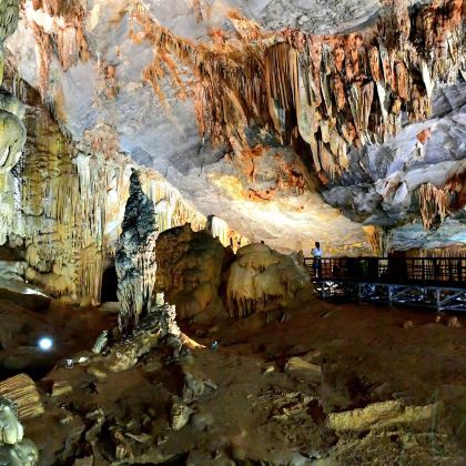 天堂洞与Phong Nha Cave – 洞海/丰芽出发全日游 天堂洞与Phong Nha Cave – 洞海/丰芽出发全日游