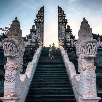 巴厘岛天空之门+乌戎水皇宫+蒂尔塔冈加一日游