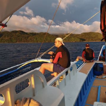 长滩岛出海钓鱼体验|1–8人专属螃蟹船包船+钓鱼竿+鱼饵 长滩岛出海钓鱼体验|1–8人专属螃蟹船包船+钓鱼竿+鱼饵