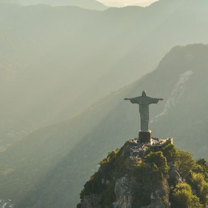 巴西里约热内卢基督像+糖面包山+塞勒隆阶梯包车游【中文司机】 巴西里约热内卢基督像+糖面包山+塞勒隆阶梯包车游【中文司机】
