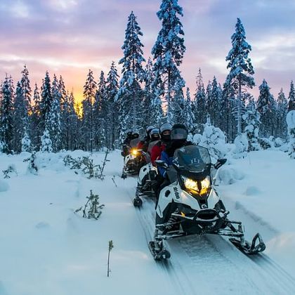 芬兰罗瓦涅米摩托雪橇体验+圣诞老人村一日游