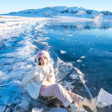 赛里木湖+果子沟大桥【含门票∣自驾环湖5小时∣市区接送】 赛里木湖+果子沟大桥【含门票∣自驾环湖5小时∣市区接送】