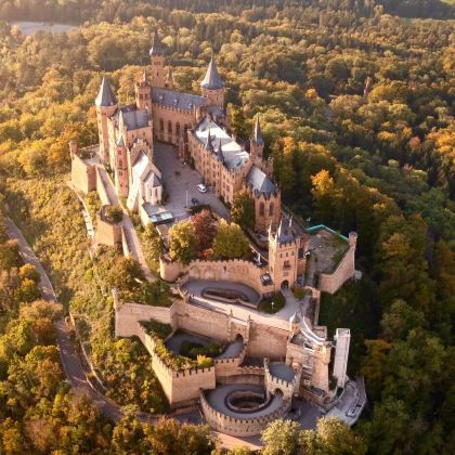 德国慕尼黑出发「古堡秘境 + 田园公路」历史人文包车一日游 德国慕尼黑出发「古堡秘境 + 田园公路」历史人文包车一日游