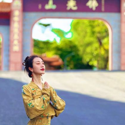 台湾 高雄西子湾+佛光山白佛陀纪念馆+莲池潭+驳二艺术特区 台湾 高雄西子湾+佛光山白佛陀纪念馆+莲池潭+驳二艺术特区