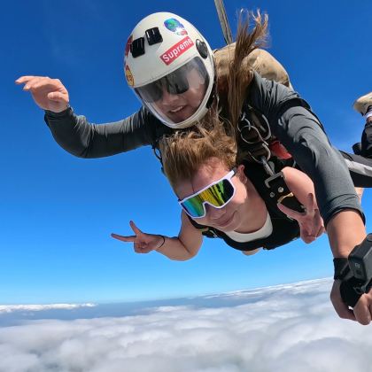 广东阳江合山跳伞基地一日游【4000米跳伞+空中酷炫拍摄】 广东阳江合山跳伞基地一日游【4000米跳伞+空中酷炫拍摄】