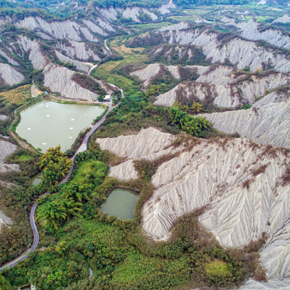 高雄田寮月世界+美浓客家民俗村+旗山老街+驳二艺术特区一日游 高雄田寮月世界+美浓客家民俗村+旗山老街+驳二艺术特区一日游