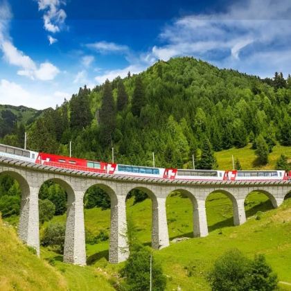 意大利伯尔尼纳/圣莫里茨一日游【米兰往返+景观列车可选】 意大利伯尔尼纳/圣莫里茨一日游【米兰往返+景观列车可选】