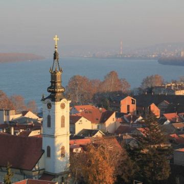 塞尔维亚诺维萨德与斯雷姆斯基卡尔洛夫奇一日游:老城观光与红酒 塞尔维亚诺维萨德与斯雷姆斯基卡尔洛夫奇一日游:老城观光与红酒