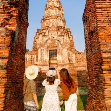 大城一日游:著名寺庙与邦芭茵夏宫之旅 大城一日游:著名寺庙与邦芭茵夏宫之旅