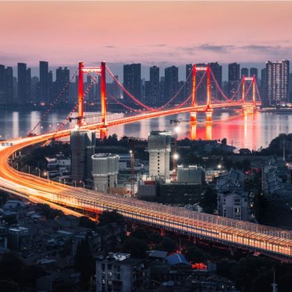 【精致私家团-7座商务独立出行】黄鹤楼+武大+长江大桥一日游 【精致私家团-7座商务独立出行】黄鹤楼+武大+长江大桥一日游