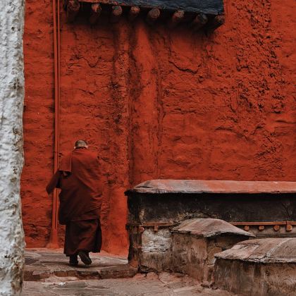 西藏日喀则扎什伦布寺一日游【拉萨出发接送+火车票+导游讲解】 西藏日喀则扎什伦布寺一日游【拉萨出发接送+火车票+导游讲解】