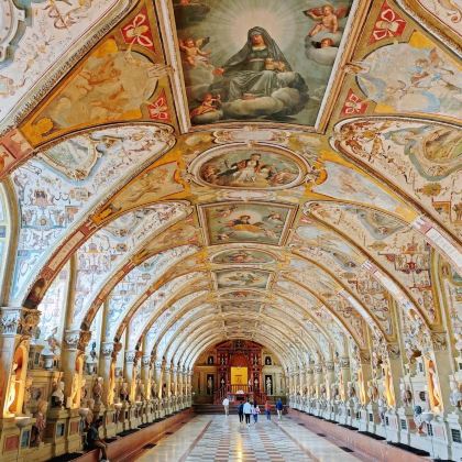 德国慕尼黑王宫+玛利亚广场+宝马博物馆+英国花园【包车优选】 德国慕尼黑王宫+玛利亚广场+宝马博物馆+英国花园【包车优选】