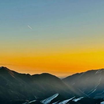 【精品小团•看日出】拉脊山+塔尔寺半日游 【精品小团•看日出】拉脊山+塔尔寺半日游