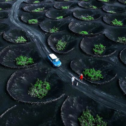 蒂曼法亚火山+绿湖&帕帕加约海滩:兰萨罗特岛异世界包车一日游 蒂曼法亚火山+绿湖&帕帕加约海滩:兰萨罗特岛异世界包车一日游