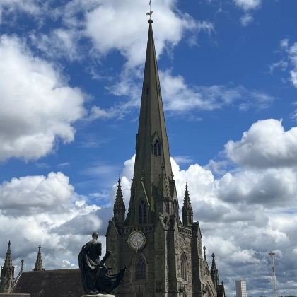 斯特拉特福+华威城堡+水上伯顿+百老汇塔【伯明翰包车一日游】 斯特拉特福+华威城堡+水上伯顿+百老汇塔【伯明翰包车一日游】