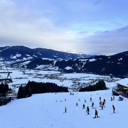 维也纳闺蜜滑雪包车一日游|多雪场可选 轻松玩雪无束缚 维也纳闺蜜滑雪包车一日游|多雪场可选 轻松玩雪无束缚
