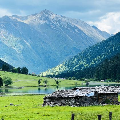 香格里拉+无底湖+拉木格村+俄初山+稻城亚丁一日游8人小团 香格里拉+无底湖+拉木格村+俄初山+稻城亚丁一日游8人小团