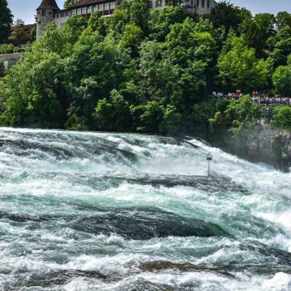 瑞士莱茵瀑布+劳芬城堡|+中世纪童话小镇/精选景点/定制包车 瑞士莱茵瀑布+劳芬城堡|+中世纪童话小镇/精选景点/定制包车