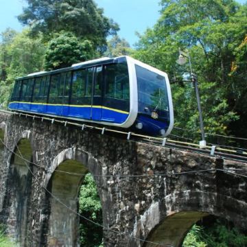 槟城升旗山与(快速)缆车票+极乐寺半日游 槟城升旗山与(快速)缆车票+极乐寺半日游