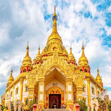 【包车芒市游】勐焕金塔+银塔+珍奇园+树包塔+菩提街一日游 【包车芒市游】勐焕金塔+银塔+珍奇园+树包塔+菩提街一日游