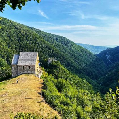 克罗地亚博博瓦茨城堡+格拉迪纳要塞+布罗德城堡一日游 克罗地亚博博瓦茨城堡+格拉迪纳要塞+布罗德城堡一日游