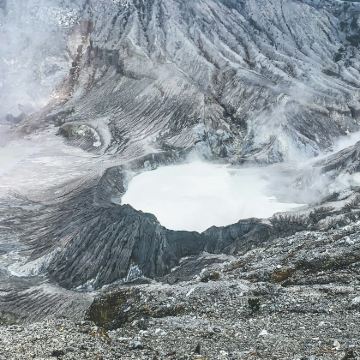 【中文司机包车游】雅加达+卡瓦普定火山湖+万隆 【中文司机包车游】雅加达+卡瓦普定火山湖+万隆