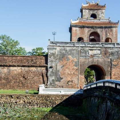顺化-顺化皇城&启定陵&天主教堂&废弃水上公园/行程可调 Б 顺化-顺化皇城&启定陵&天主教堂&废弃水上公园/行程可调 Б